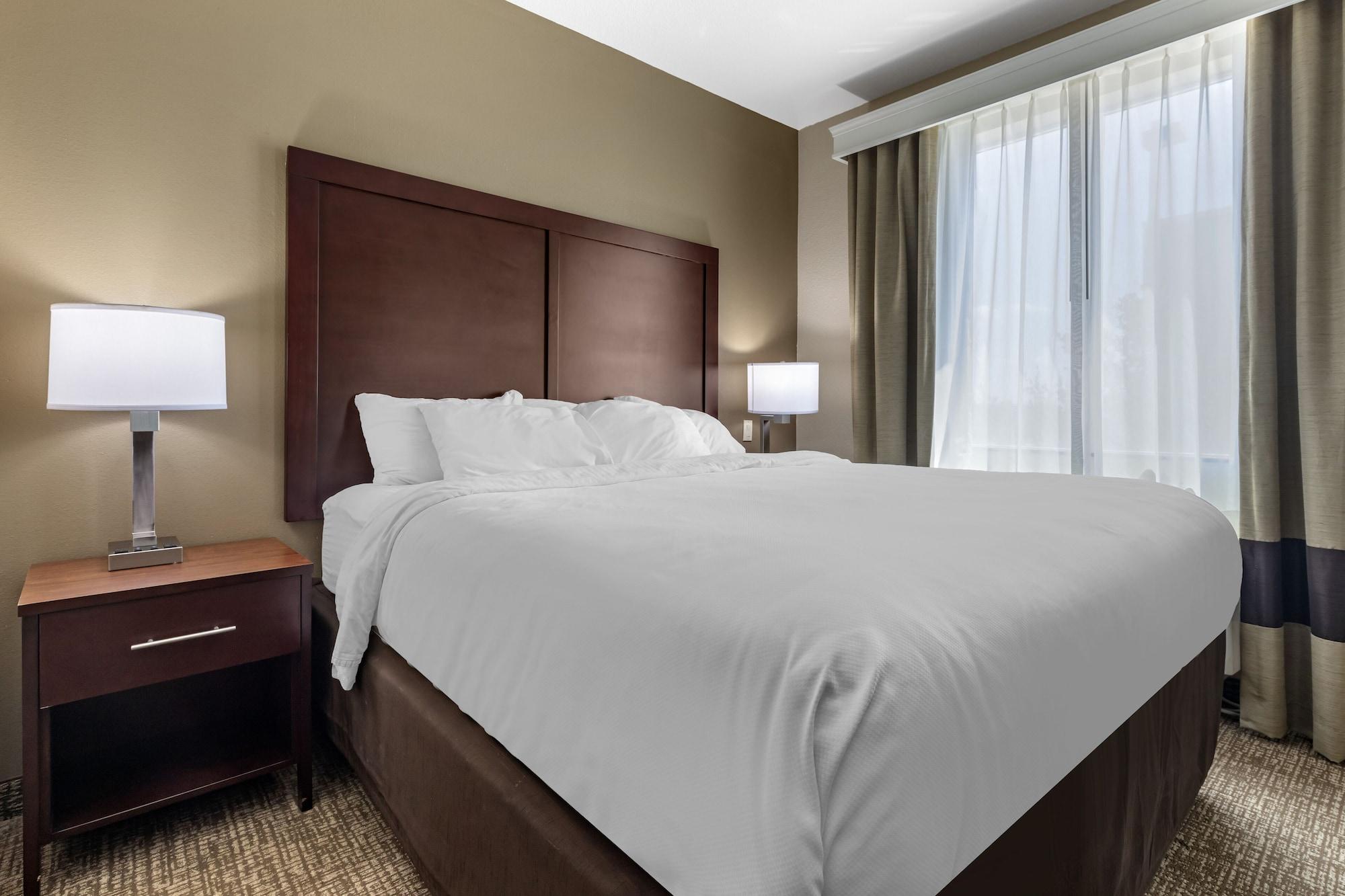 Comfort Inn & Suites Near Lake Lewisville Corinth Экстерьер фото