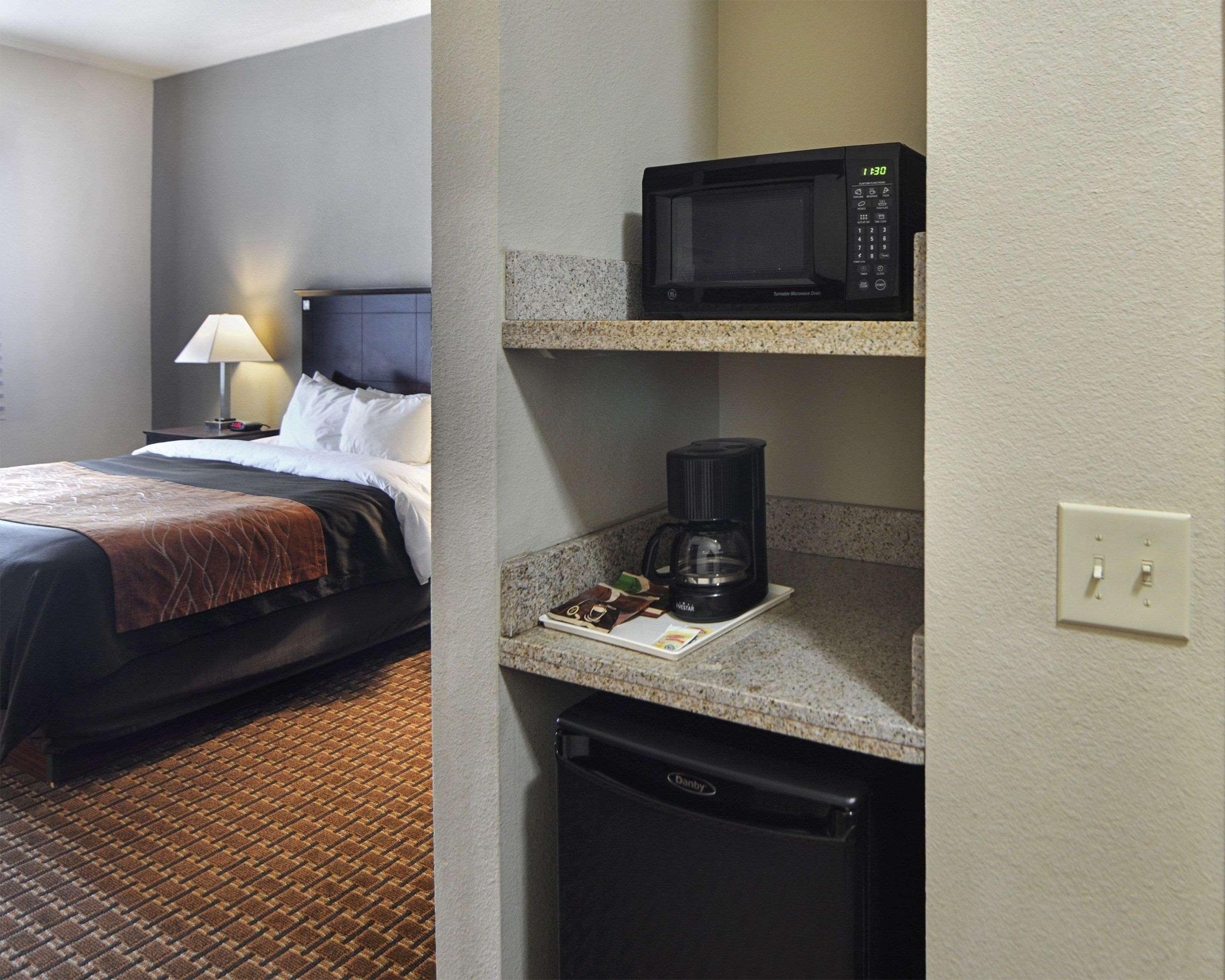 Comfort Inn & Suites Near Lake Lewisville Corinth Экстерьер фото