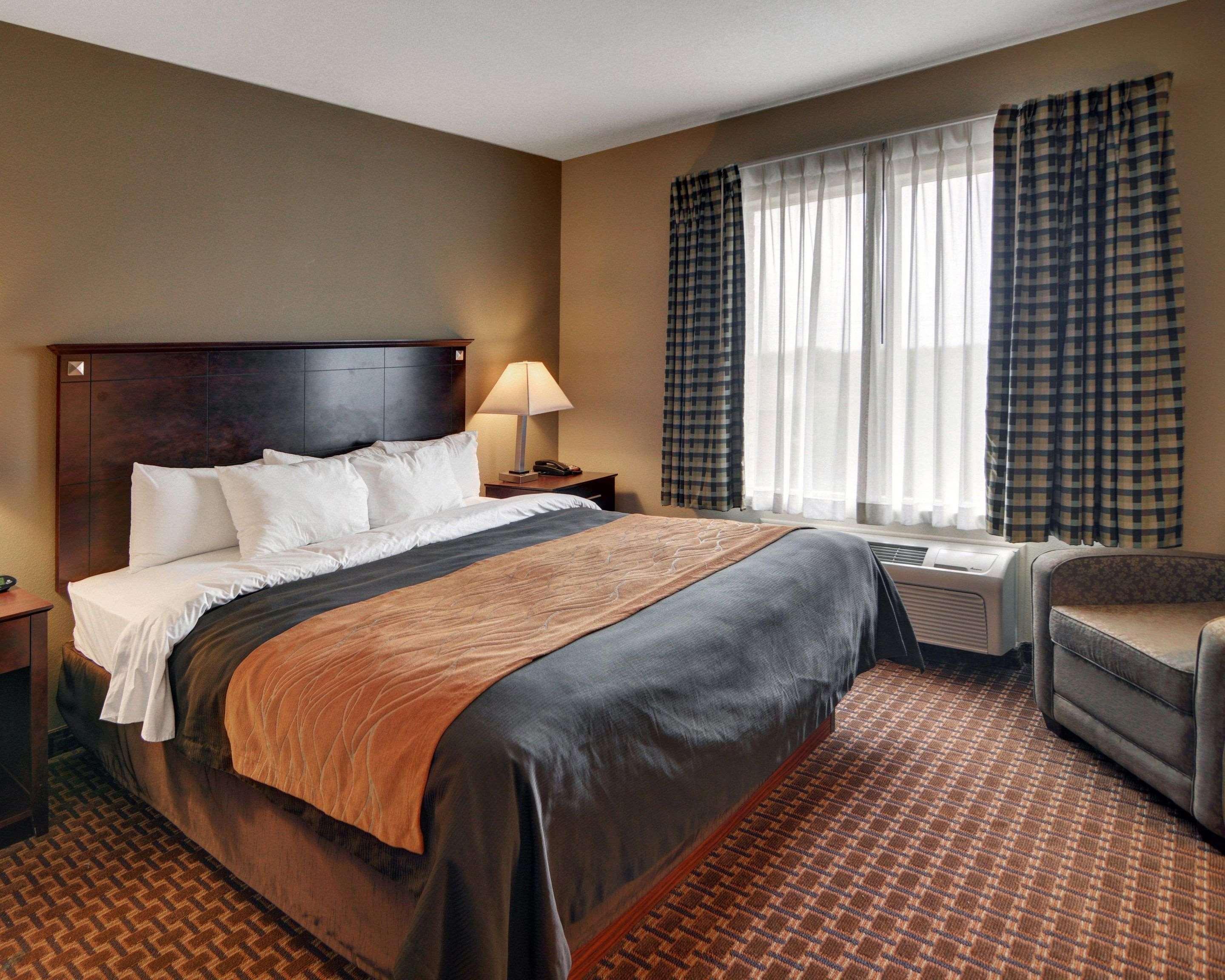 Comfort Inn & Suites Near Lake Lewisville Corinth Экстерьер фото
