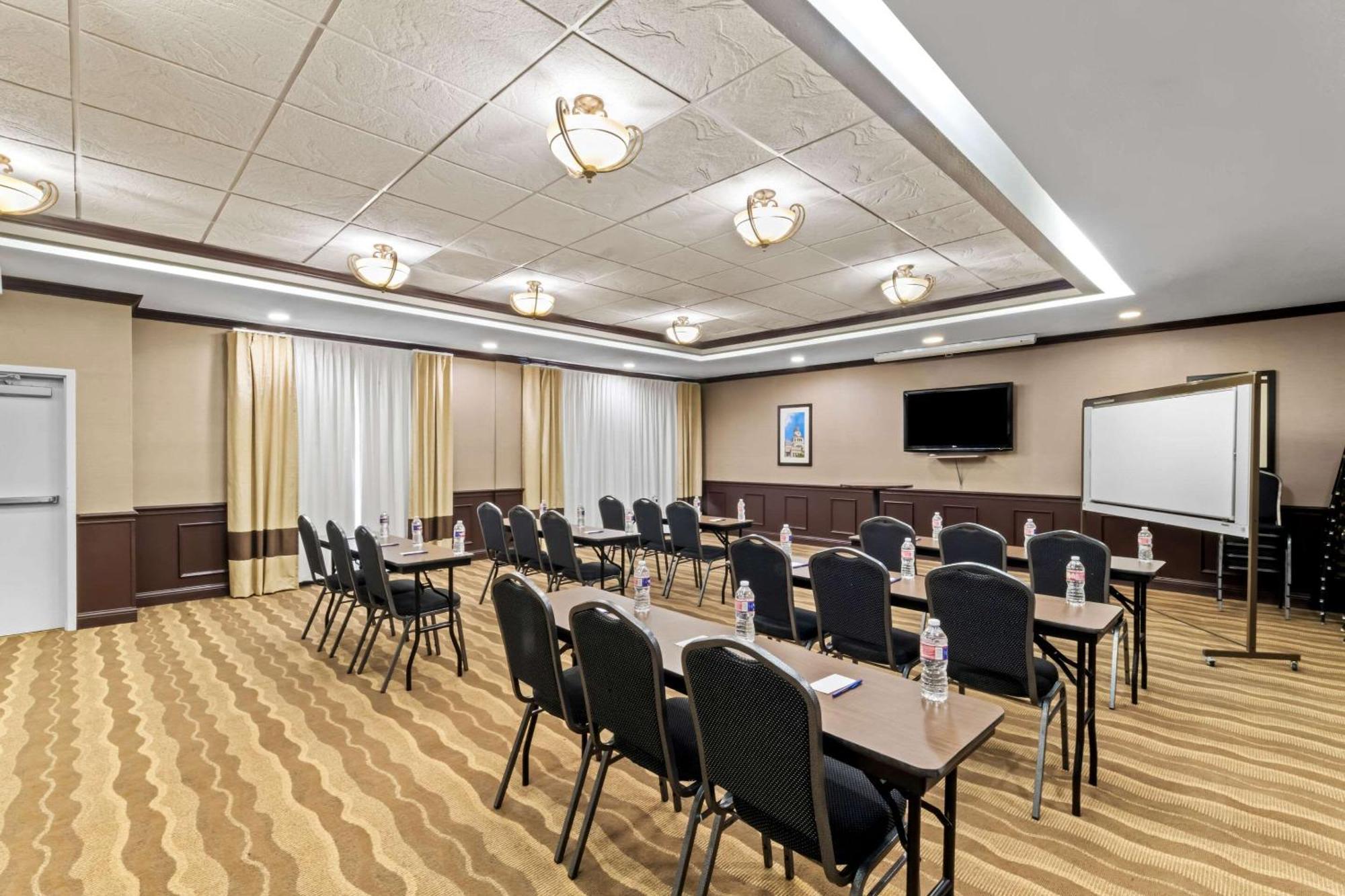 Comfort Inn & Suites Near Lake Lewisville Corinth Экстерьер фото
