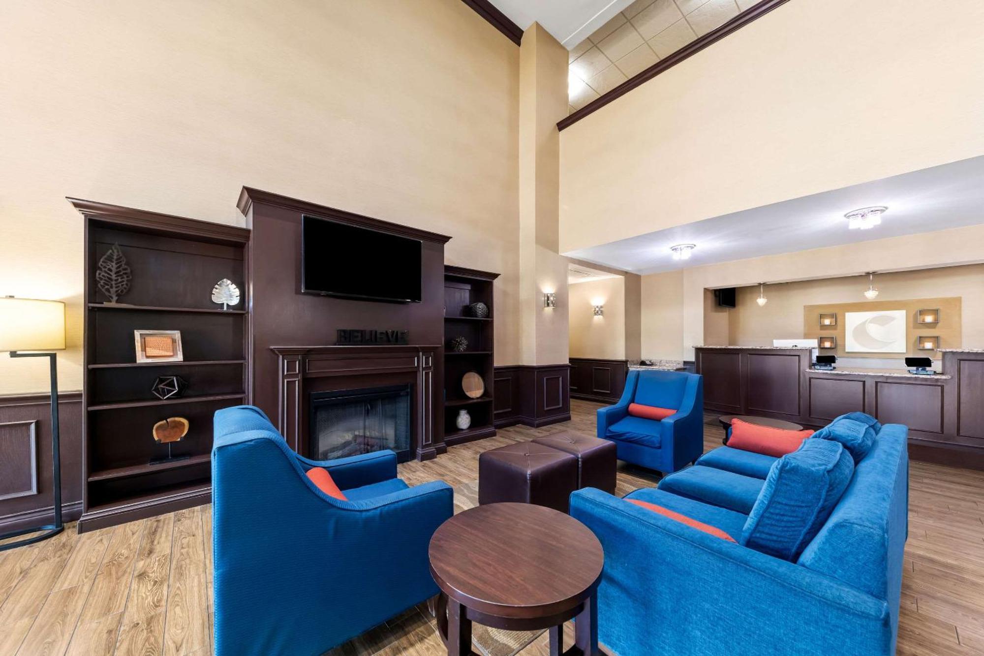 Comfort Inn & Suites Near Lake Lewisville Corinth Экстерьер фото